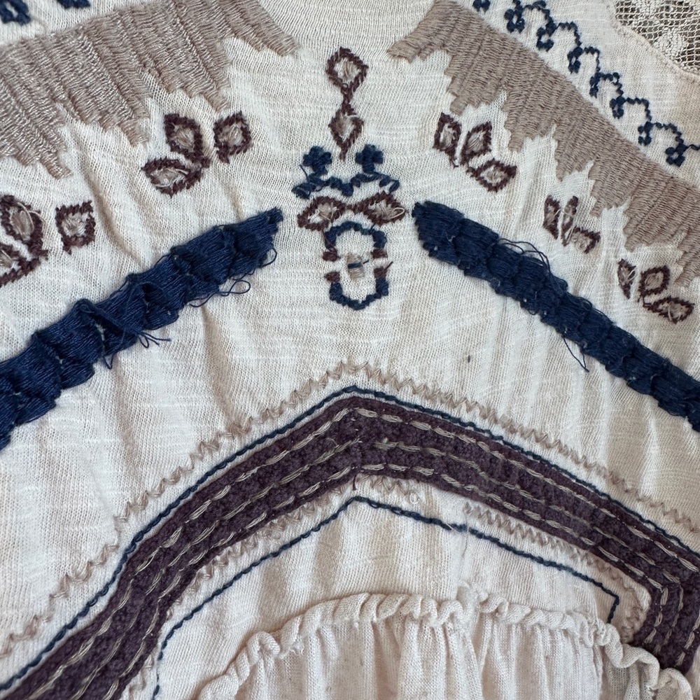 Free People Embroidered Boho Top – Size XS - Picture 5 of 9